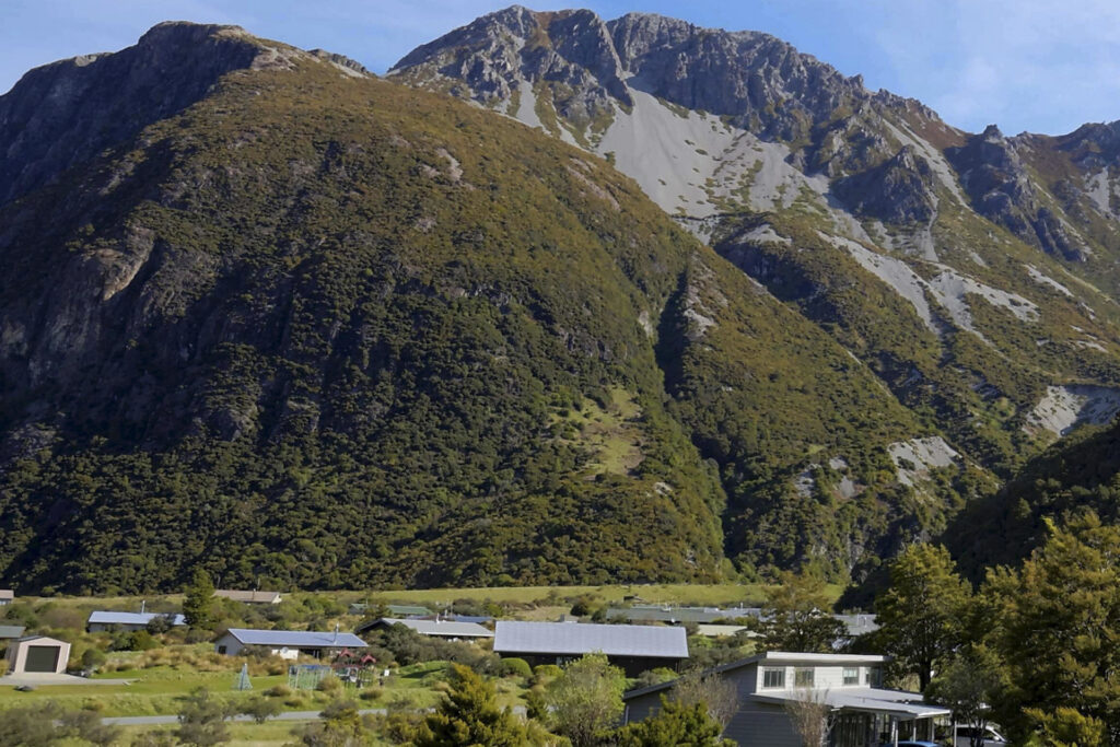 Mt. Cook Lodge & Motels