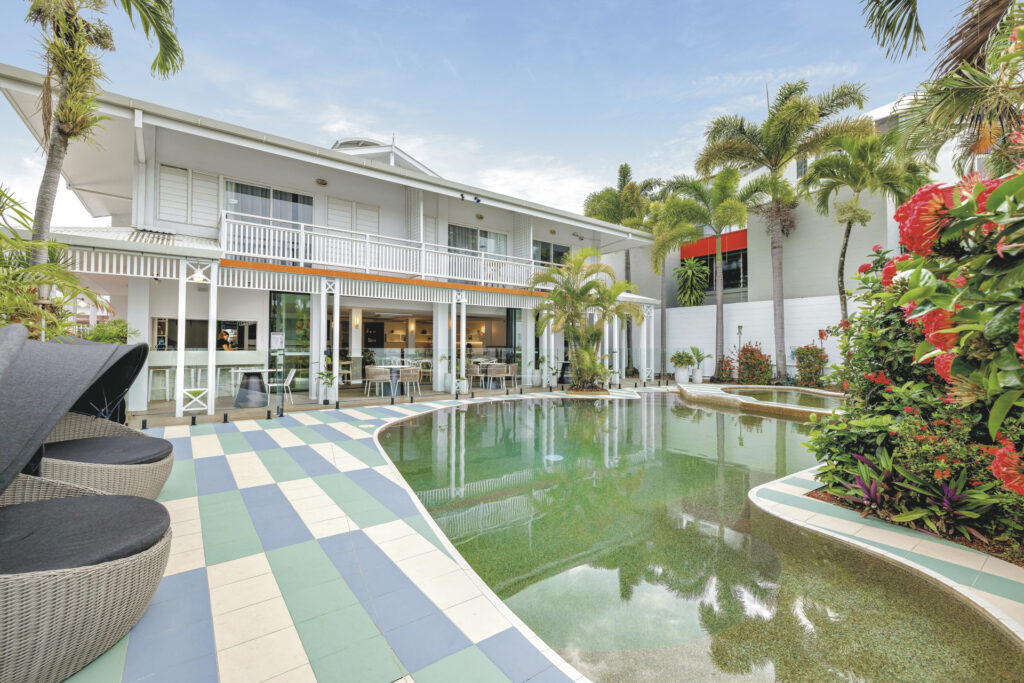 Mercure Cairns