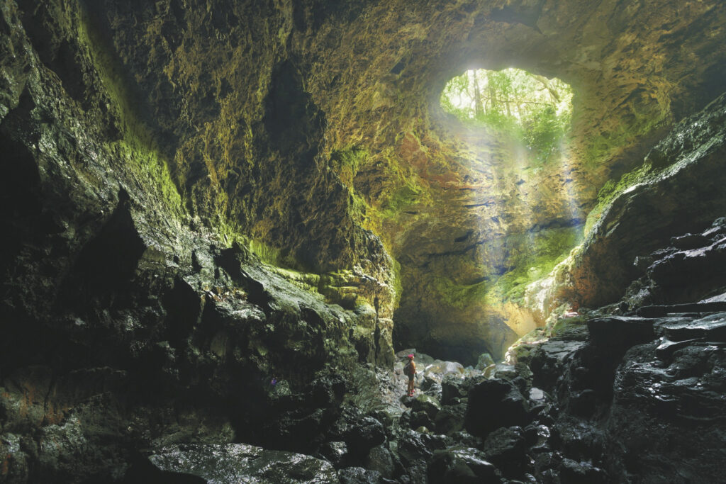 Wanderung durch den Lavatunnel